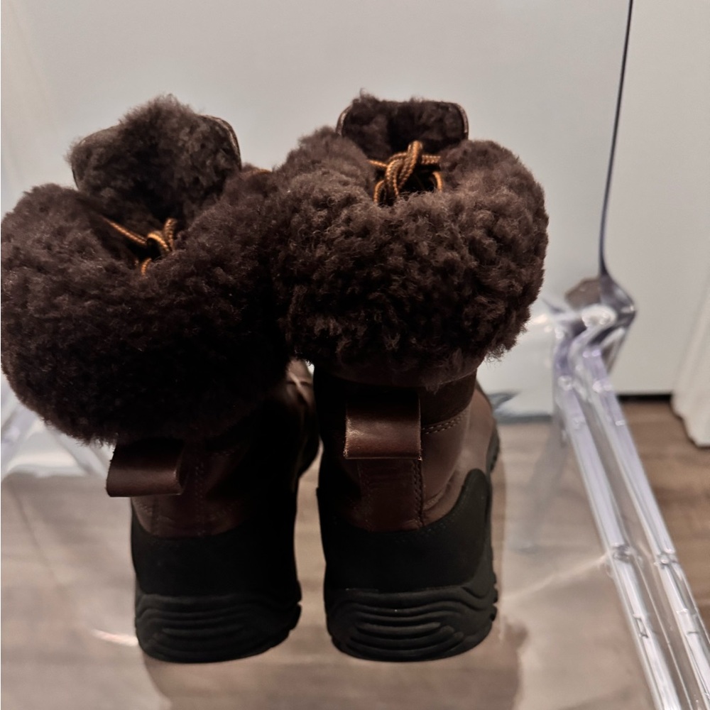 UGG Australia Adirondack Boots - Picture 2 of 7